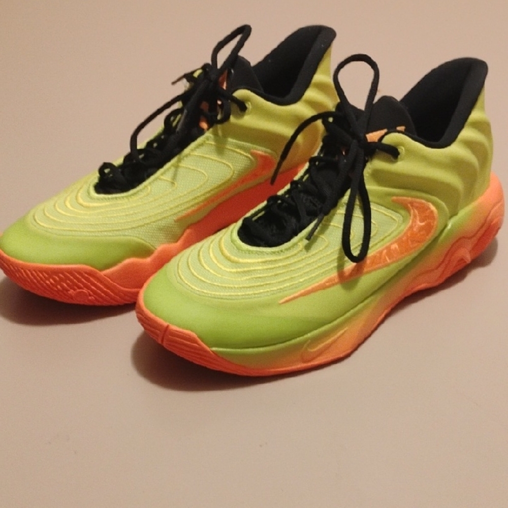 NEW Nike Gianis NBA Halloween Men's 11.5